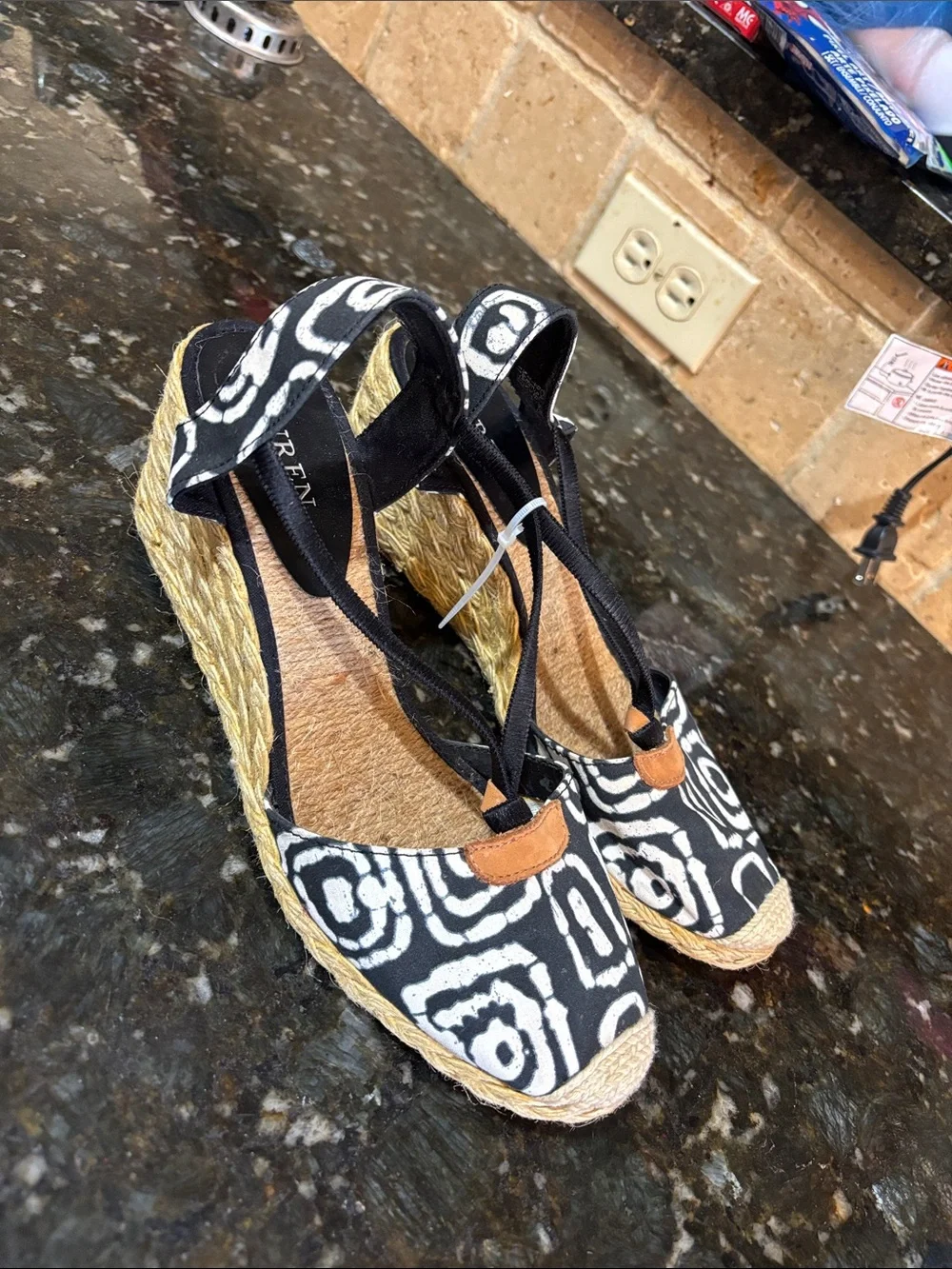 Lauren Ralph Lauren wedge sandals! Women’s 9.5